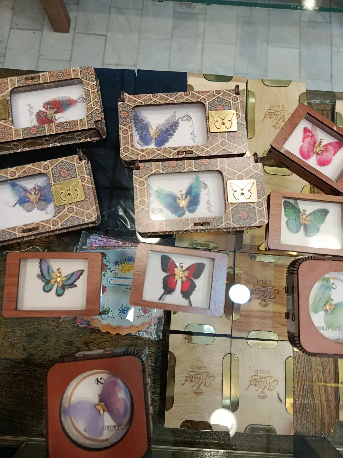 پلاک پروانه در انواع وزن ها|جواهرات|مراغه, |دیوار