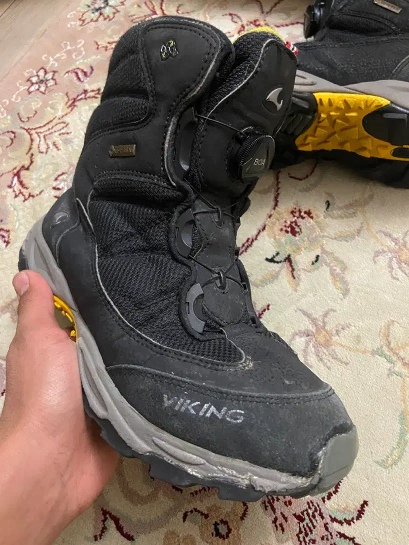 پوتین کوهنوردی اورجینال|کیف، کفش، کمربند|اردبیل, |دیوار