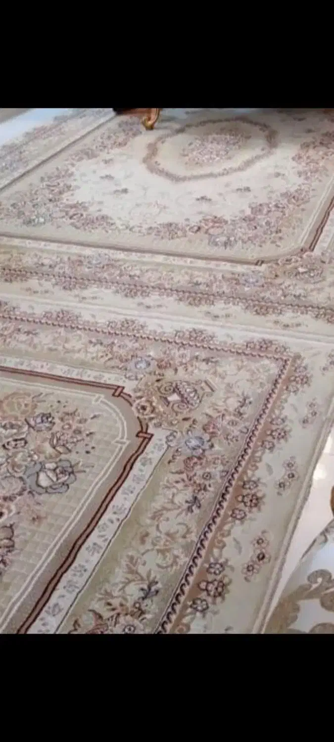 دو عدد فرش ماشینی به مبلغ ۵ تومان|فرش|رشت, چله خانه|دیوار