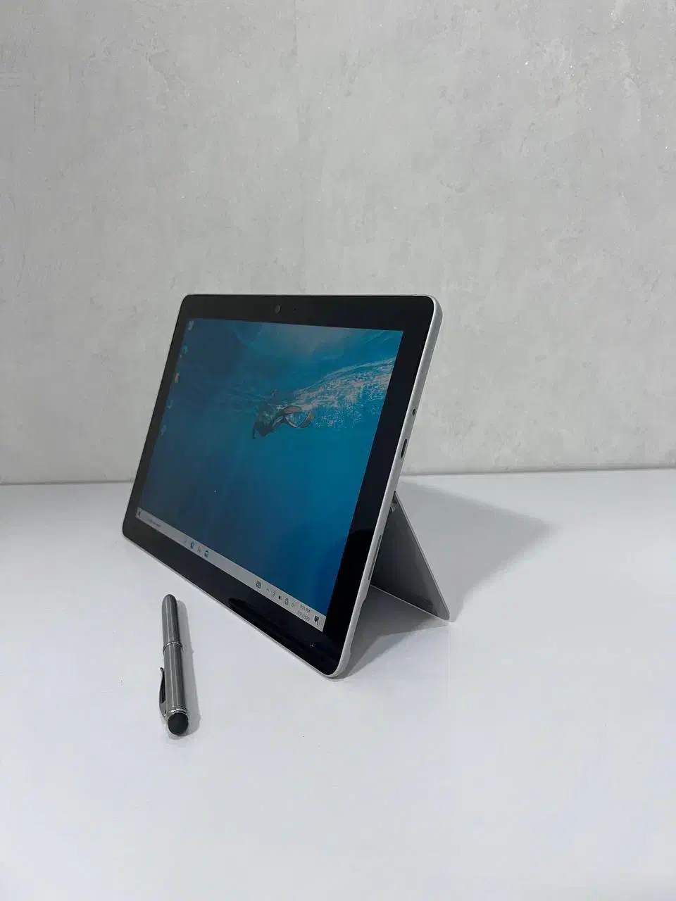 تبلت ویندوزی سرفیسgo رم ۸ برند مایکروسافت +قلم|تبلت|تهران, میدان ولیعصر|دیوار
