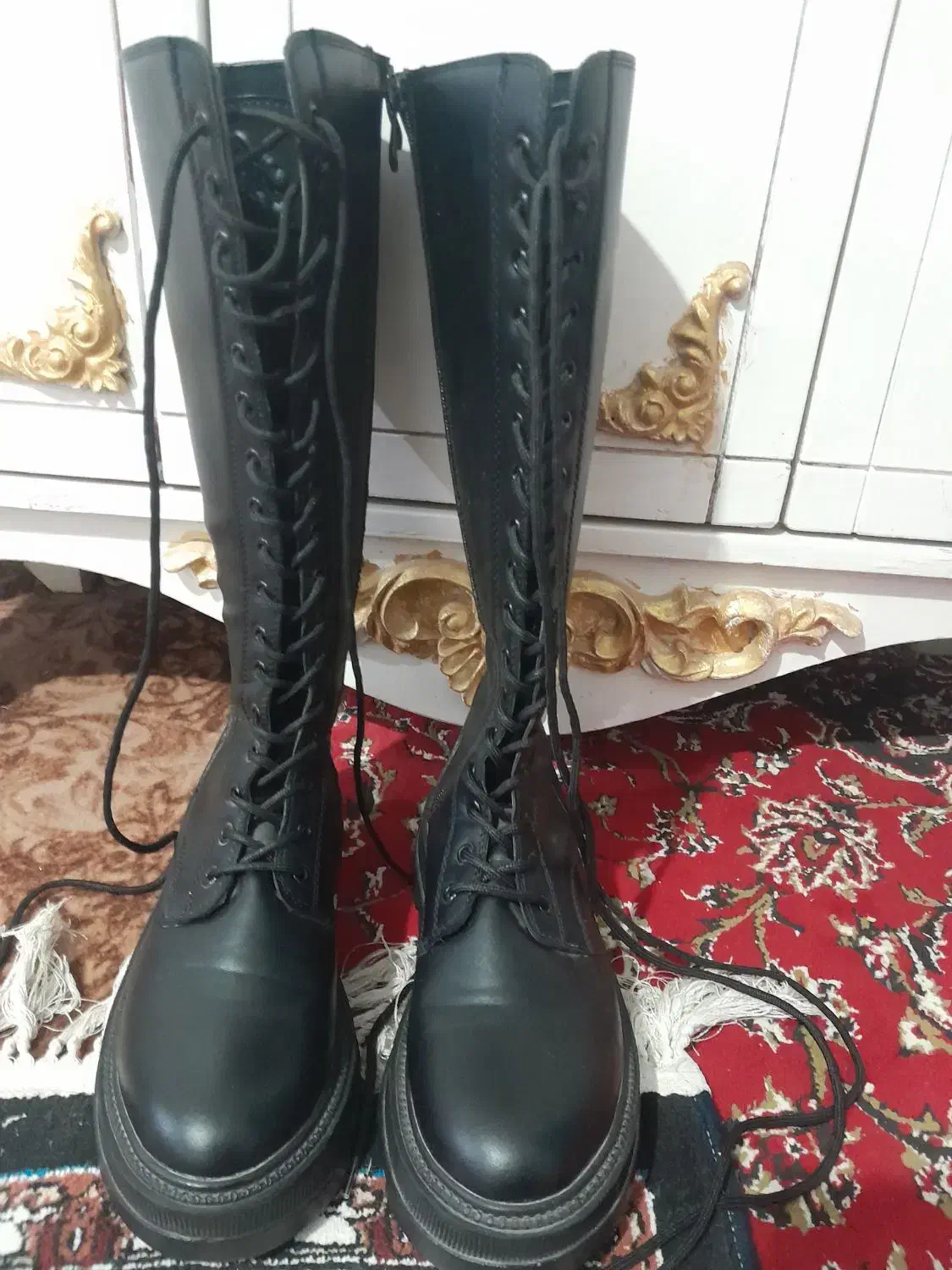 کفش بوت|کیف، کفش، کمربند|هامون, |دیوار