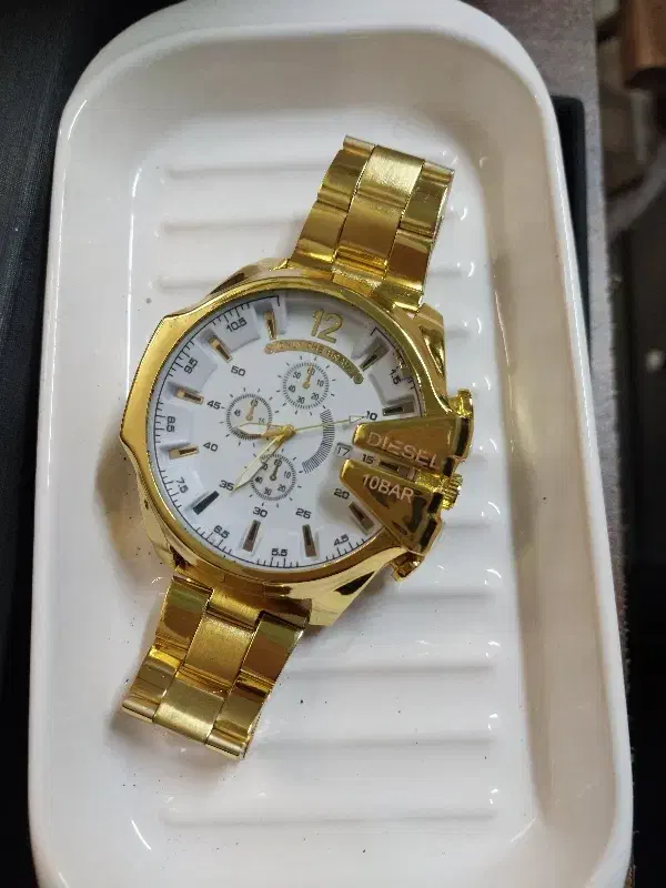 دیزل شاخدار سه موتوره رنگ ثابت|ساعت|رشت, هلال احمر|دیوار