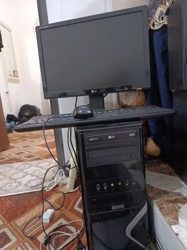 کامپیوتر|رایانه رومیزی|هرسین, |دیوار