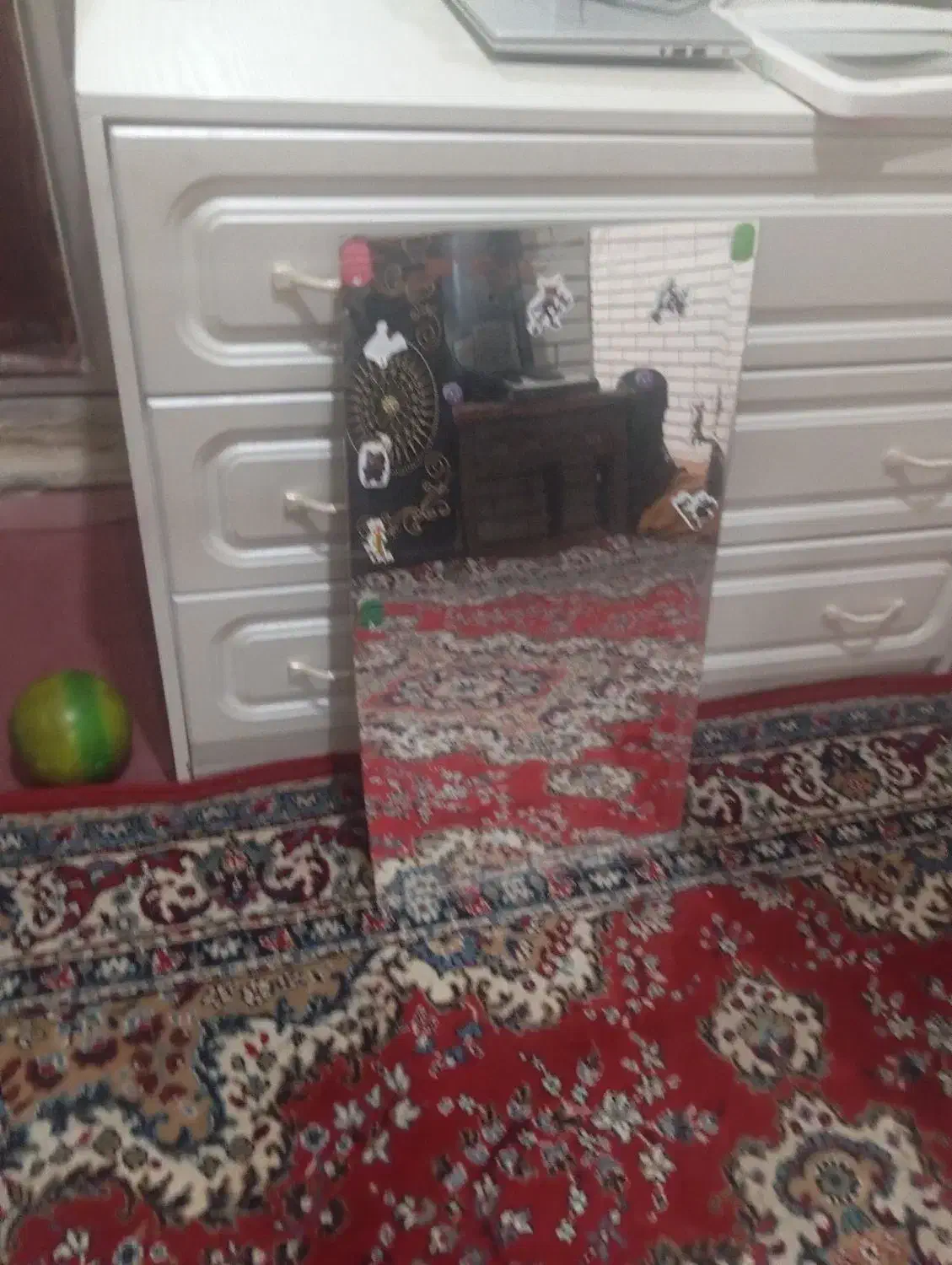 شیشه و آینه|آینه|بومهن, |دیوار