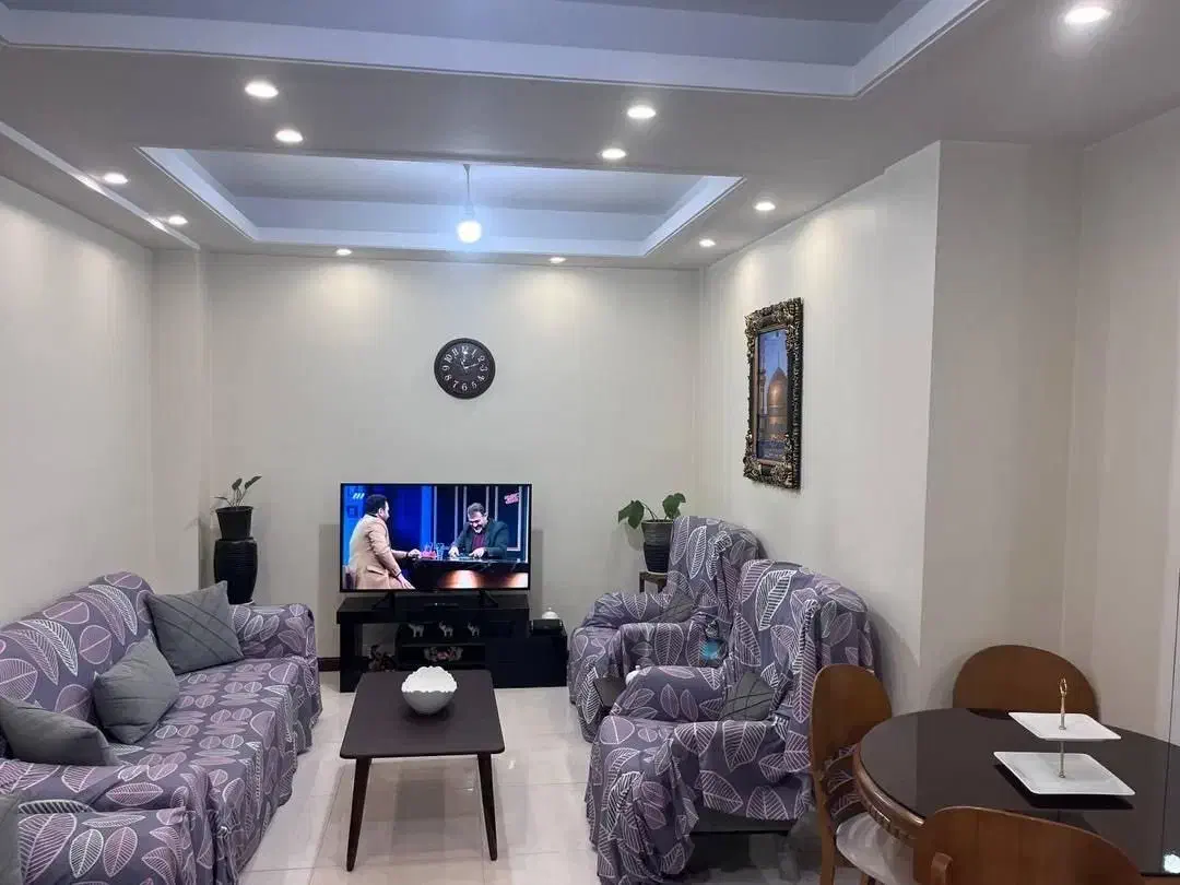 ۶۳ متر/۲ خواب/ آسانسور/ بالکن