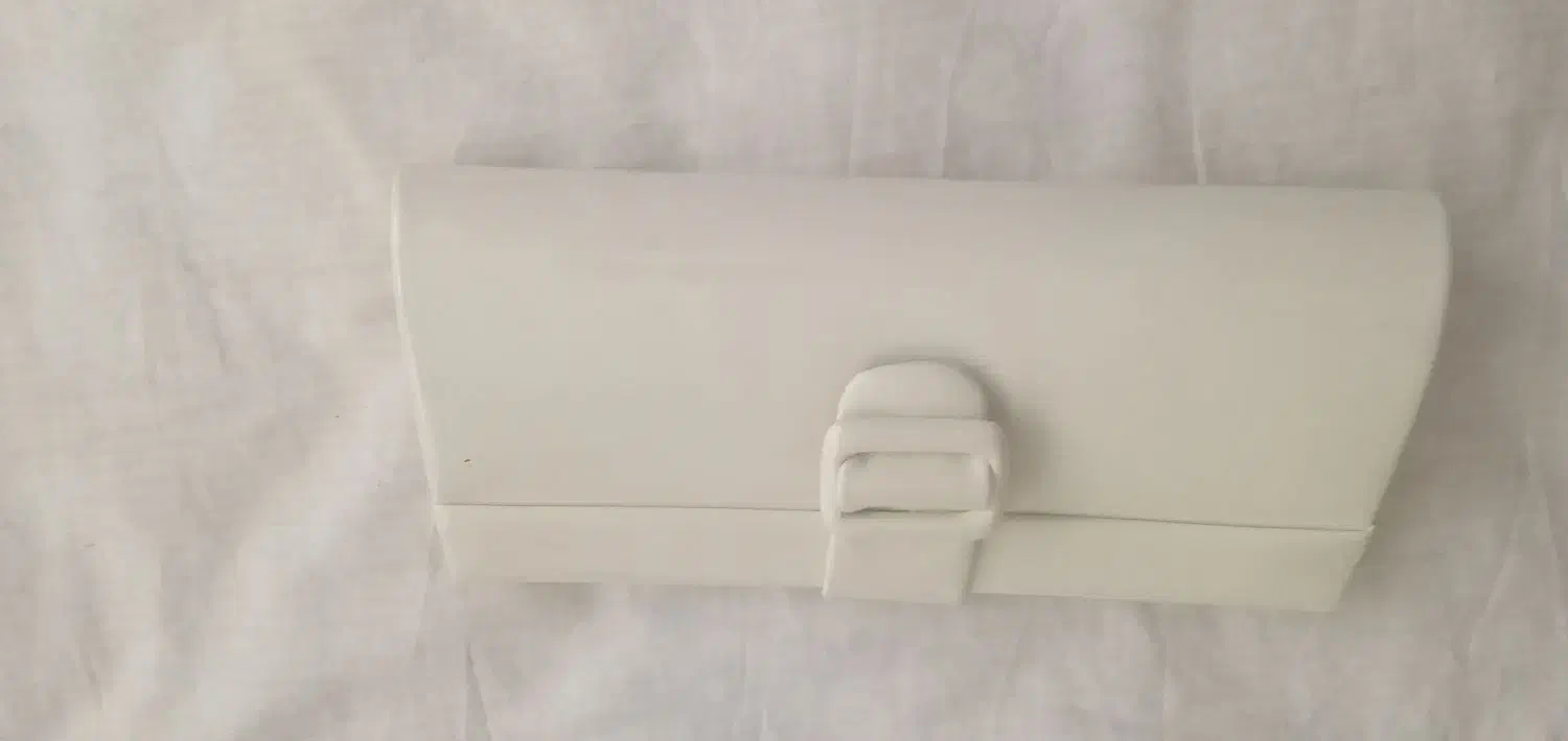 کیف|کیف، کفش، کمربند|میانه, |دیوار