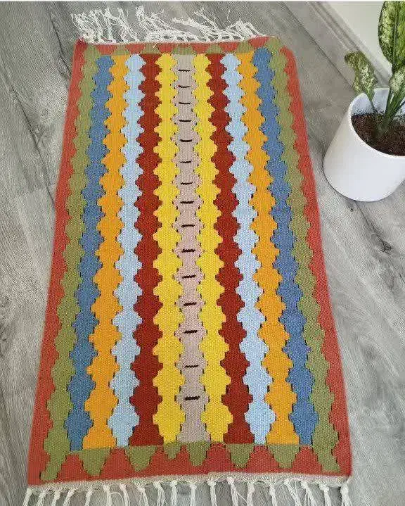 هر نوع مدل گلیم دست بافت سفارش بدید آماده تحویل|پادری|نمین, |دیوار