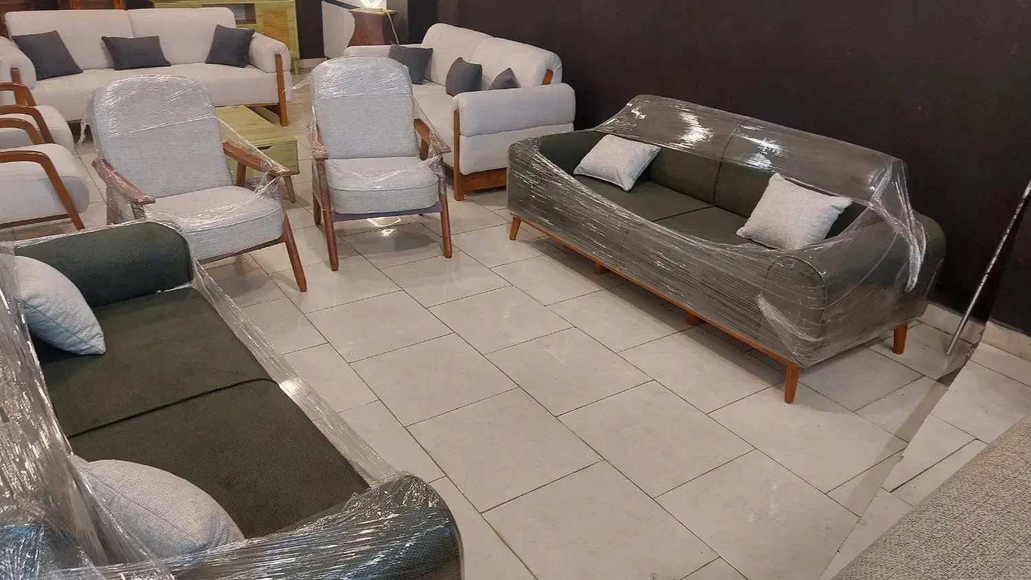 تولید مبل مینی مال|مبلمان خانگی و میز عسلی|رشت, لاکان شهر|دیوار