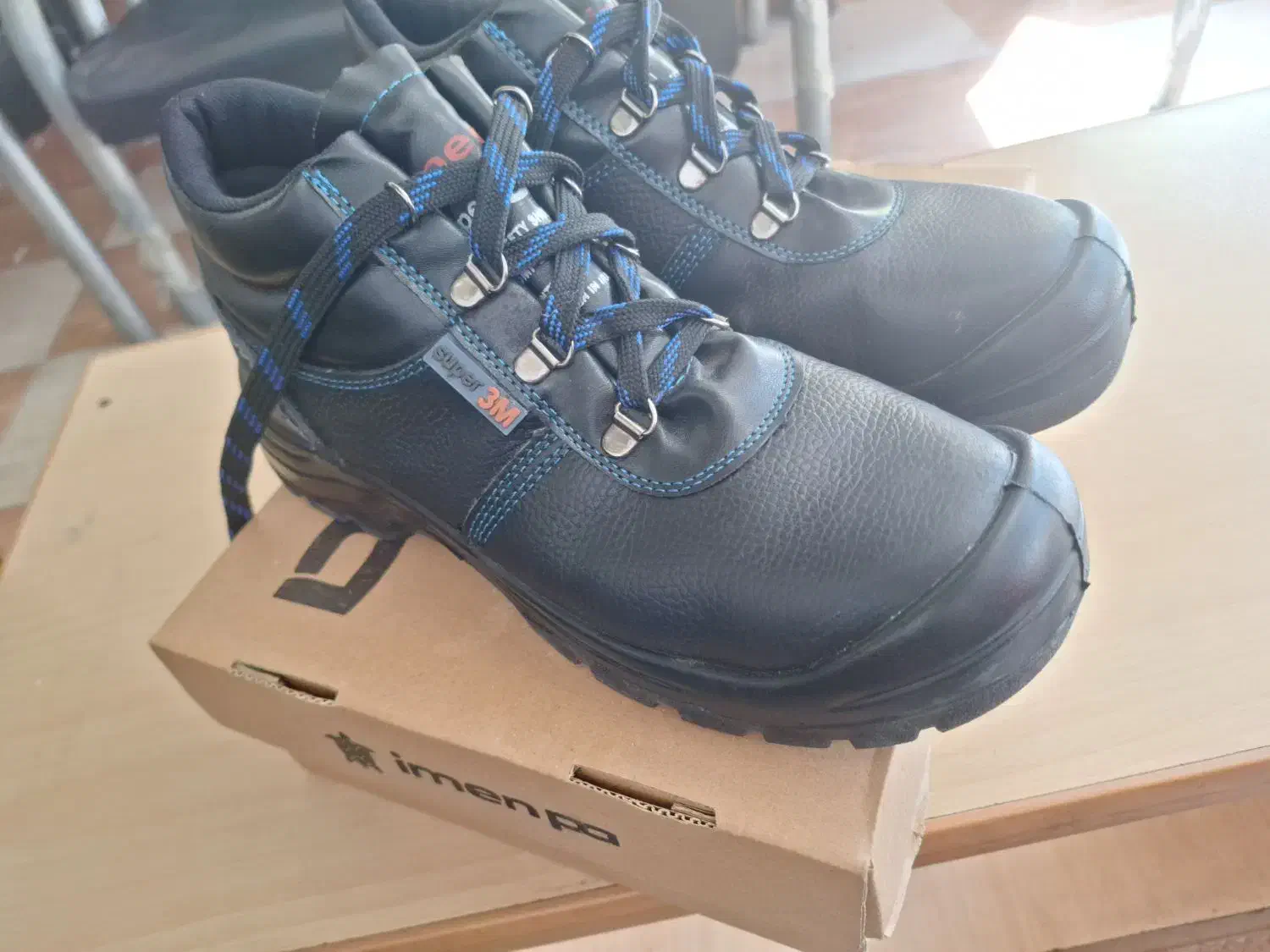 کفش کار ایمنی در حد نو سایز ۴۲ تمیز|کیف، کفش، کمربند|تنکابن, |دیوار