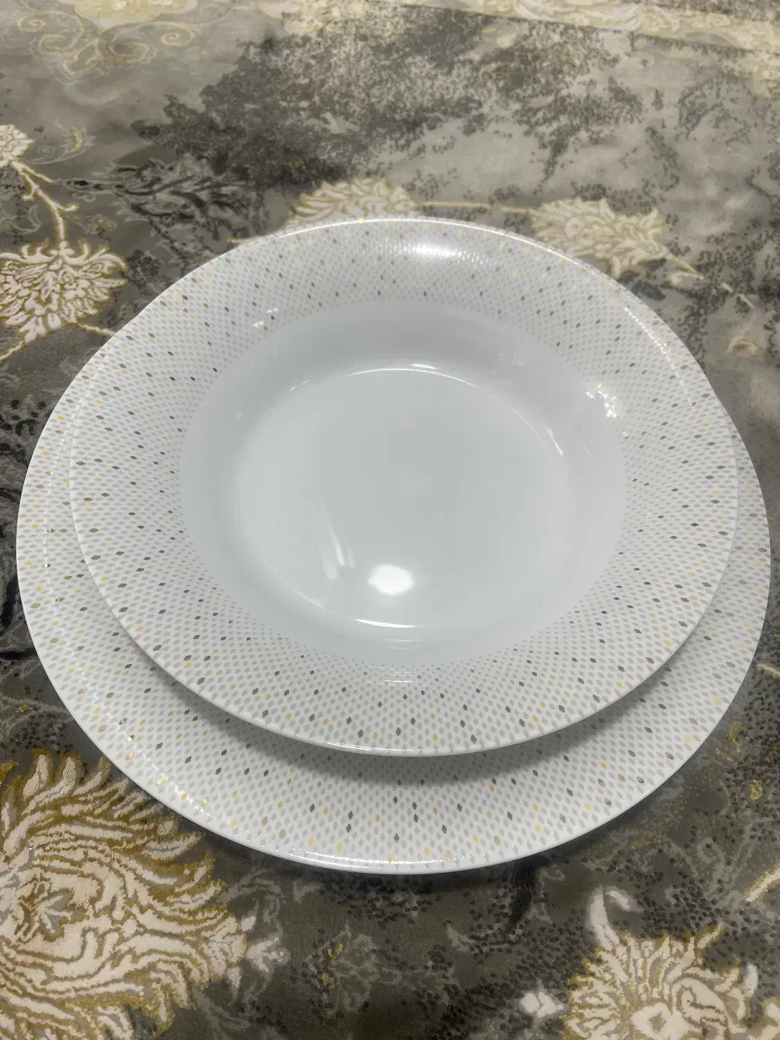 سرویس چینی ۷۰ پارچه چینی زرین درجه عالی|ظروف سرو و پذیرایی|تهران, شهرک چیتگر|دیوار