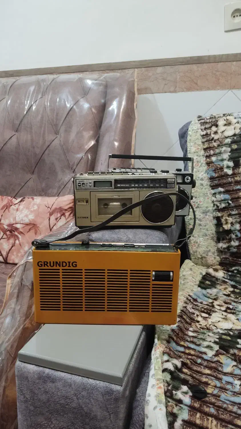 رادیو گراندیگ آلمانی و رادیو ضبط سانیو وفیشر|کلکسیون اشیاء عتیقه|شیدا, |دیوار