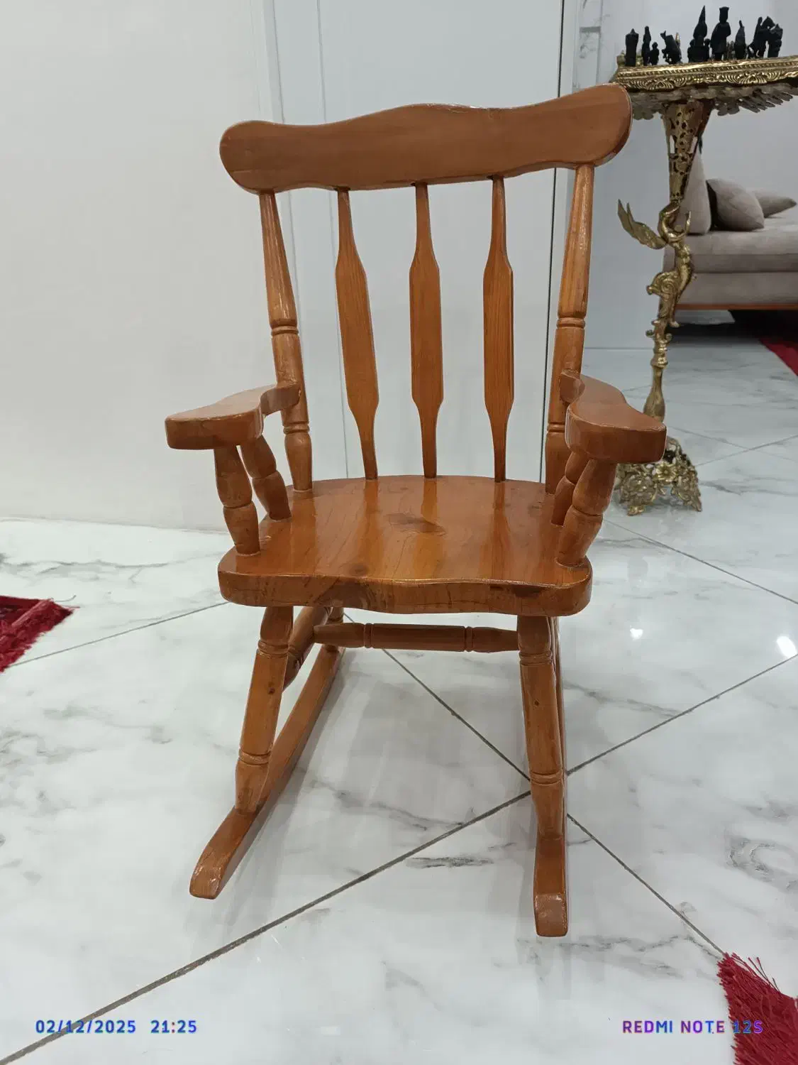 صندلی چوبی بچه گانه|صندلی و نیمکت|نسیمشهر, |دیوار