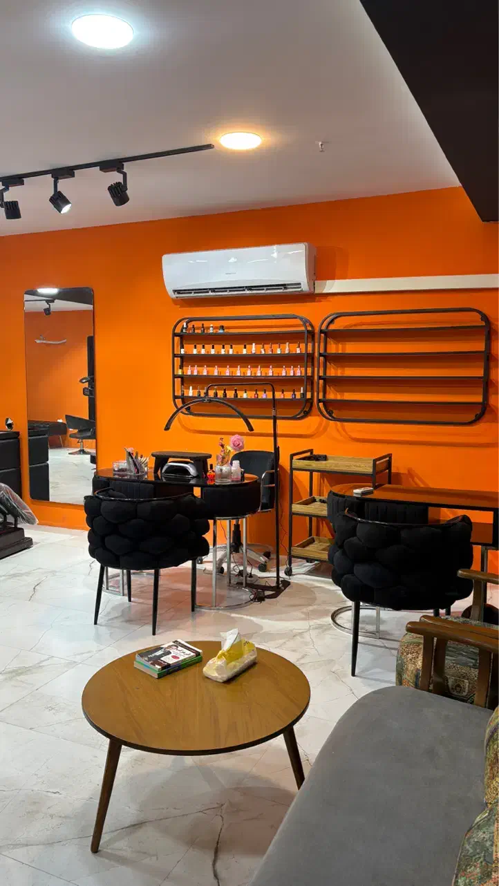 جذب نیرو در سالن زیبایی و آموزشگاه نورا بیوتی|خدمات آرایشگری و زیبایی|بندرعباس, |دیوار