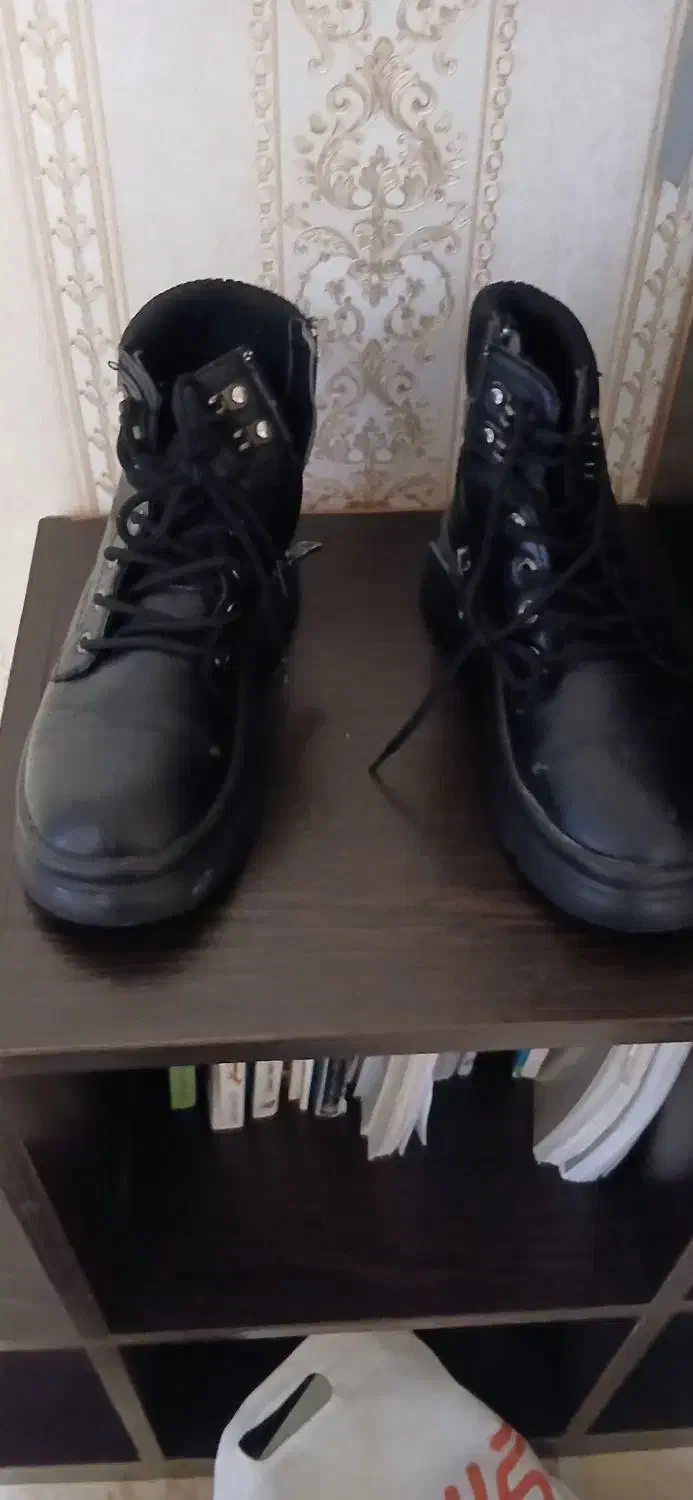 نیم بوت کودک سایز۳۴ کاملا نو و تمیز|کفش و لباس بچه|لنگرود, |دیوار