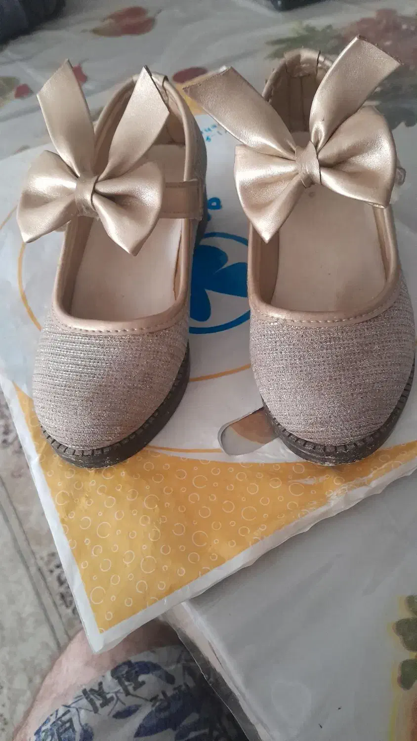 لباس مجلسی|کفش و لباس بچه|رشت, فلسطین|دیوار