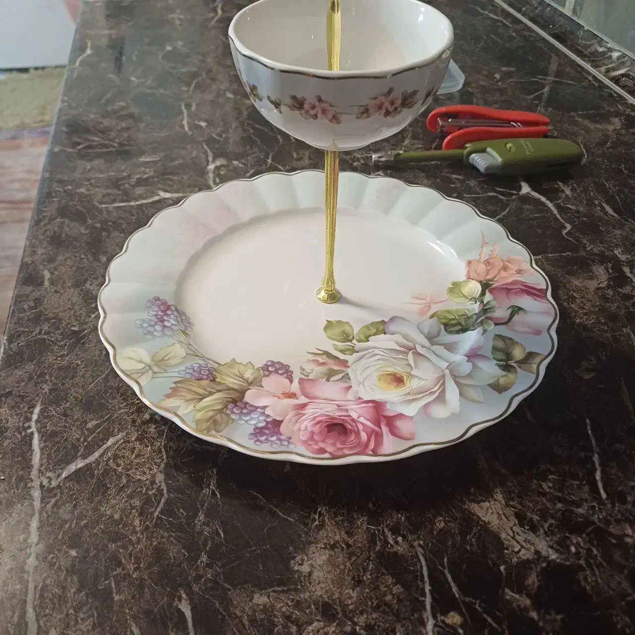 تعدادی ظروف|ظروف سرو و پذیرایی|اراک, |دیوار