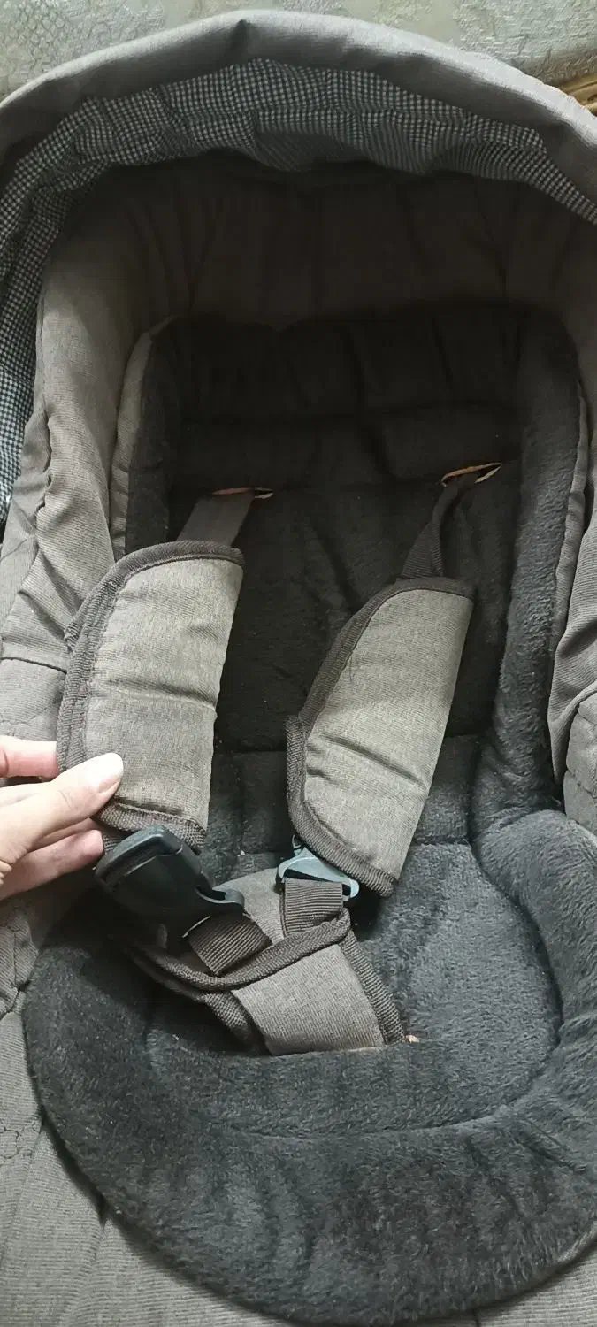 کریر قهوه ای|کالسکه و لوازم جانبی|مشهد, عبادی|دیوار