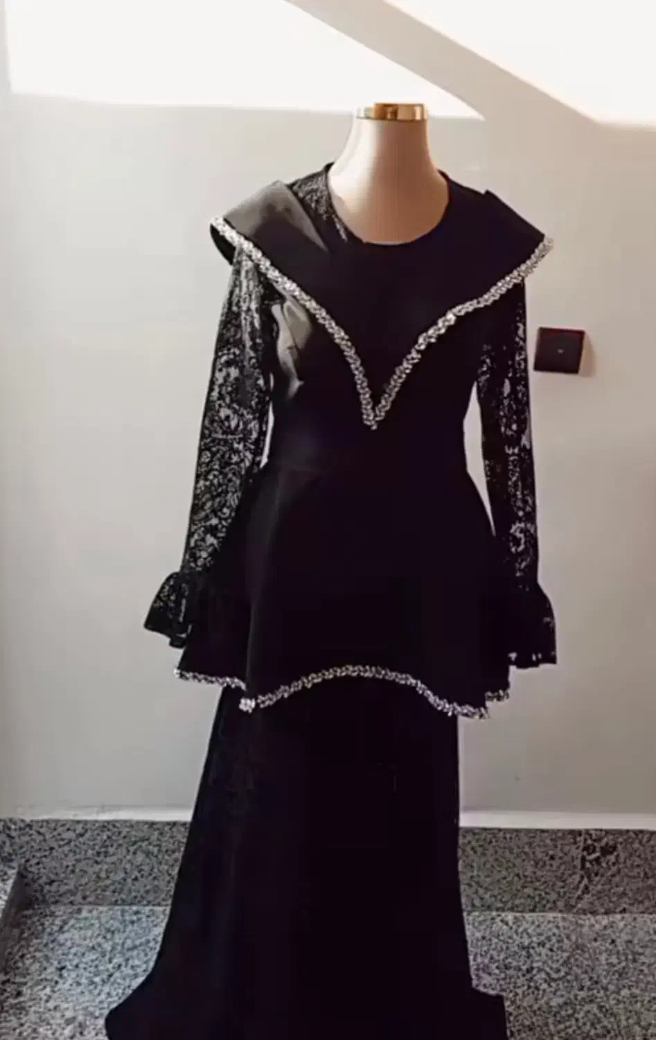 لباس مجلسی|لباس|ماکو, |دیوار