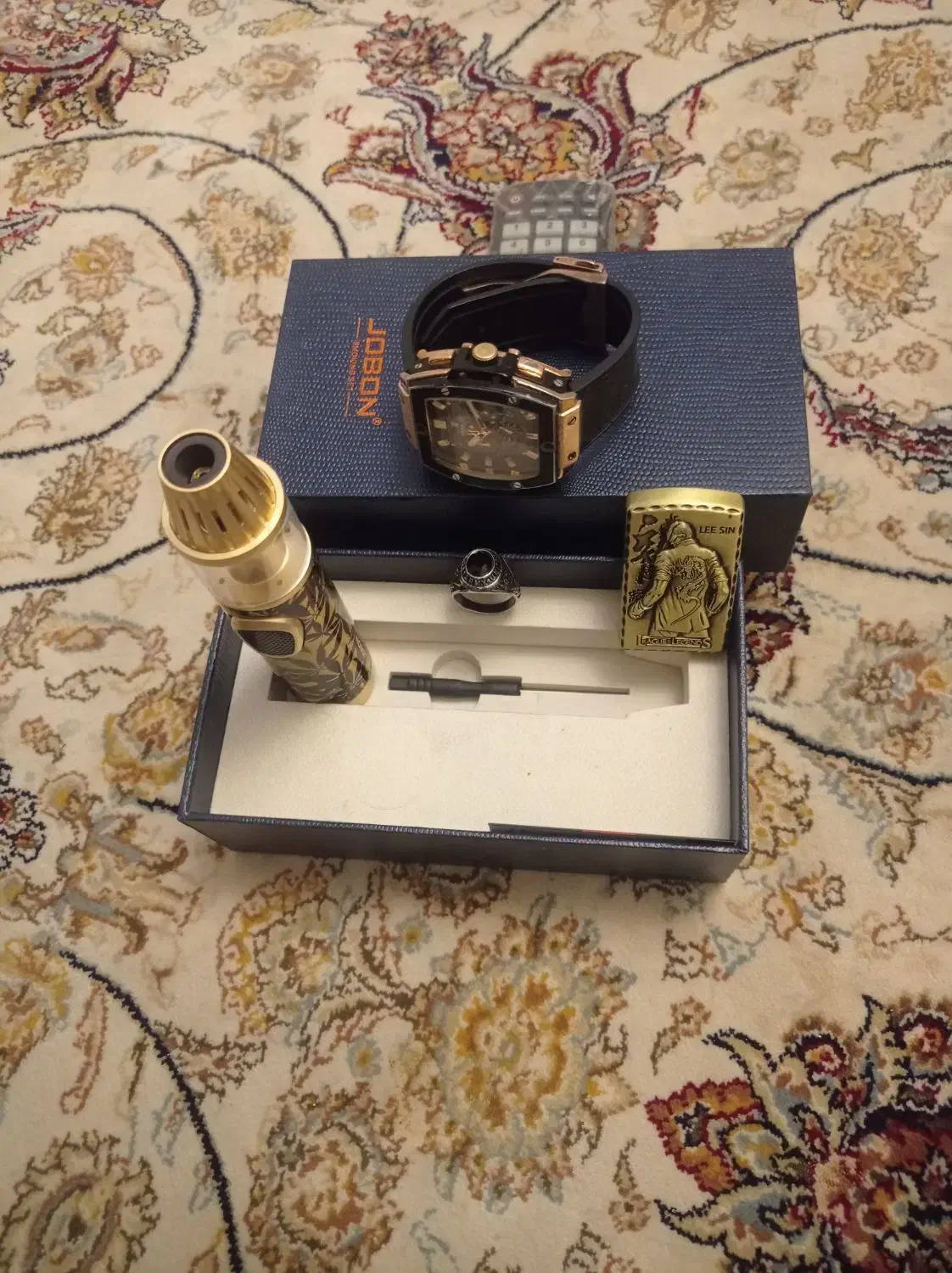 ساعت وفندک اتمی وفندک زیپو وانگشتر|کلکسیون اشیاء عتیقه|همدان, |دیوار