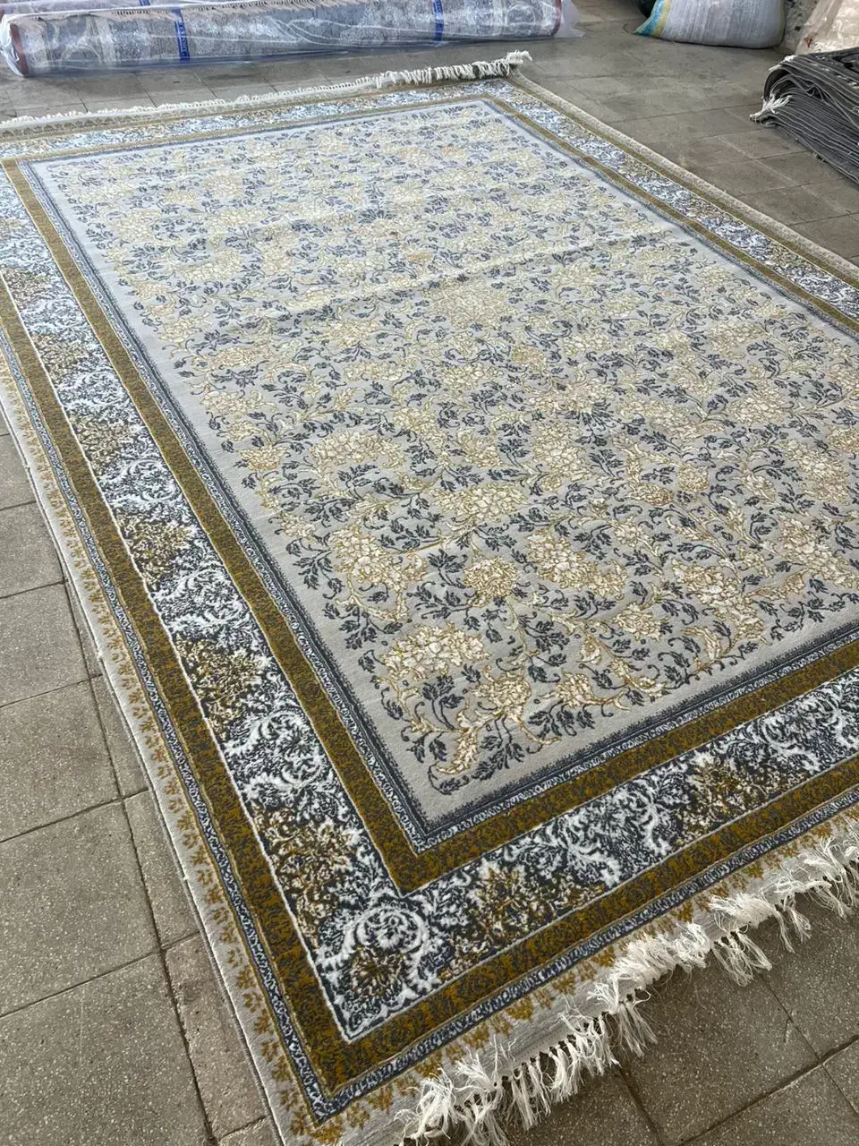 طرح و نقش جدید موجود شد|فرش|اصفهان, زاجان|دیوار