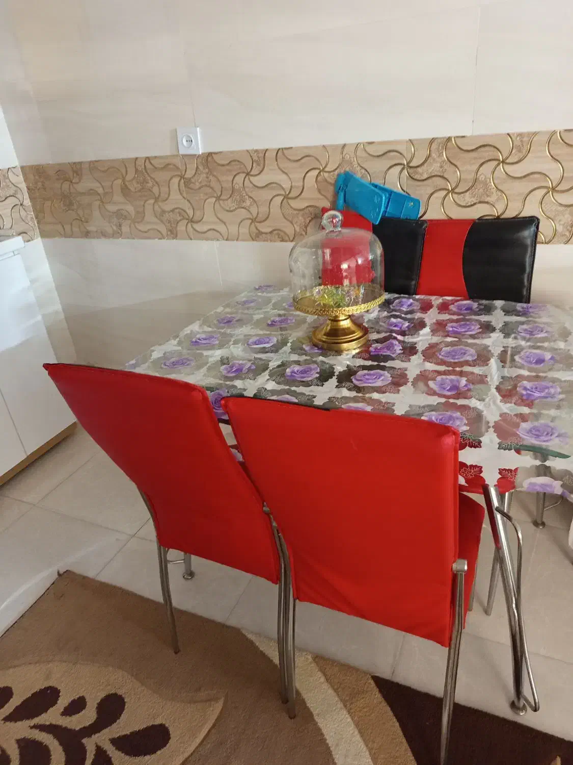 ساعت میزغذاخوری سطل زباله|میز و صندلی غذاخوری|تربت‌حیدریه, هاشمی‌نژاد|دیوار