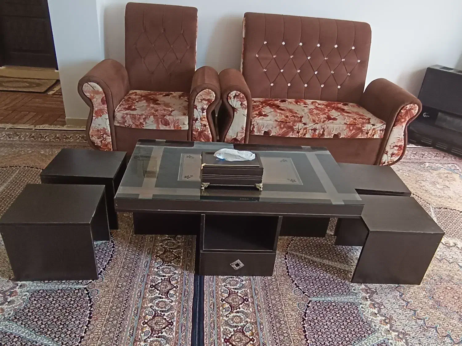 مبل۷نفره|مبلمان خانگی و میز عسلی|رشت, حافظ آباد|دیوار