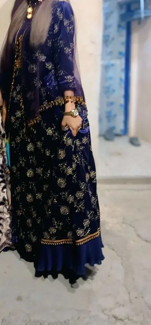 لباس|لباس|یاسوج, |دیوار