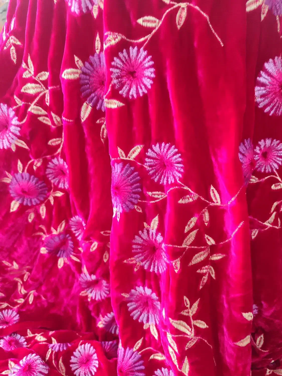 پارچه مخمل|لباس|شاهین‌شهر, گرگاب|دیوار