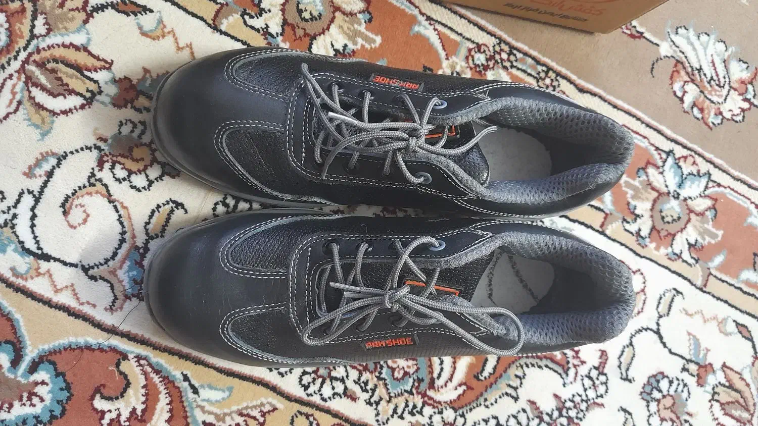 کفش ایمنی|کیف، کفش، کمربند|شاهین‌شهر, شهرک گلدیس|دیوار