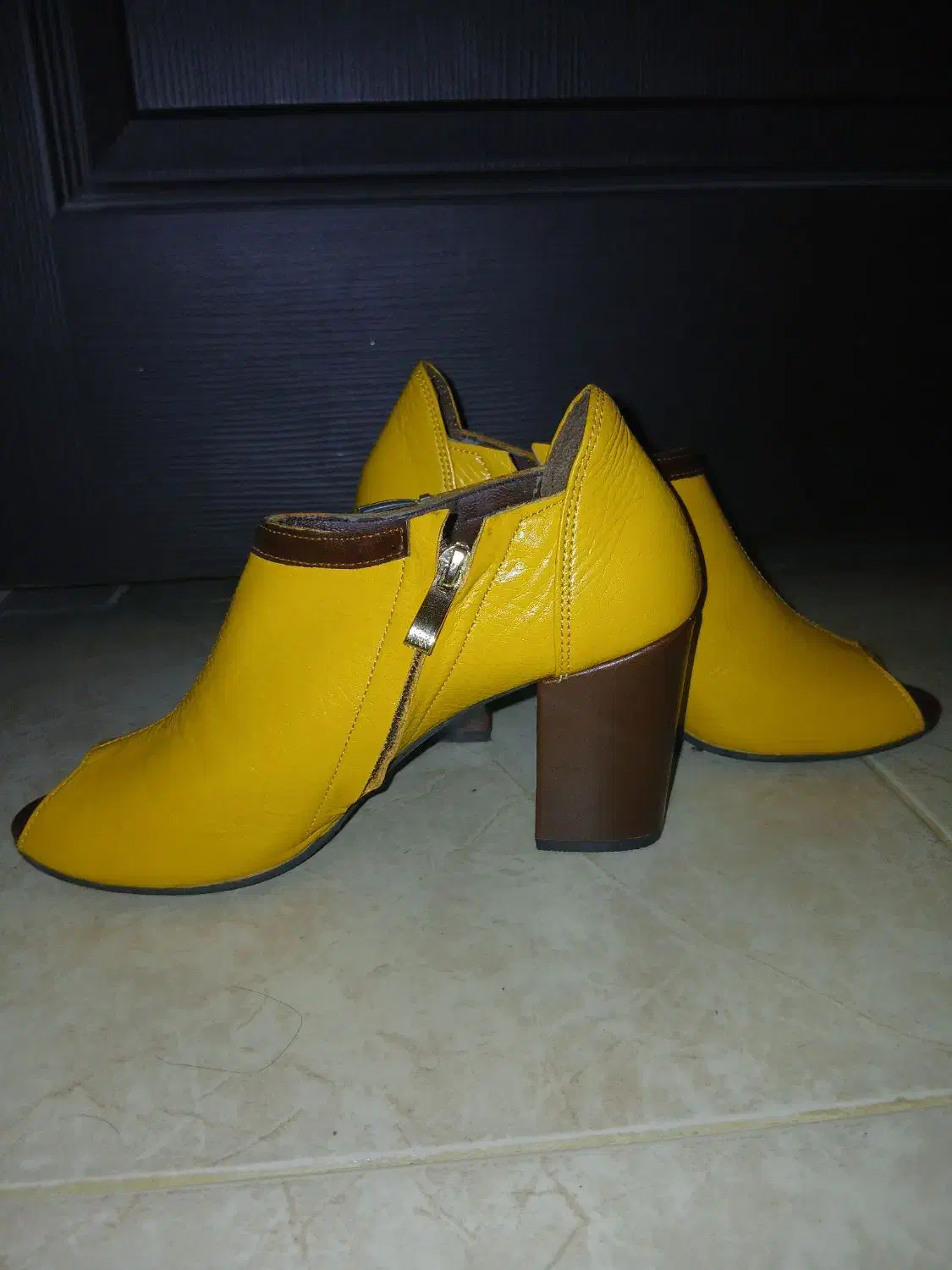 کفش پاشنه دار چرم|کیف، کفش، کمربند|بندر انزلی, عباس آباد|دیوار