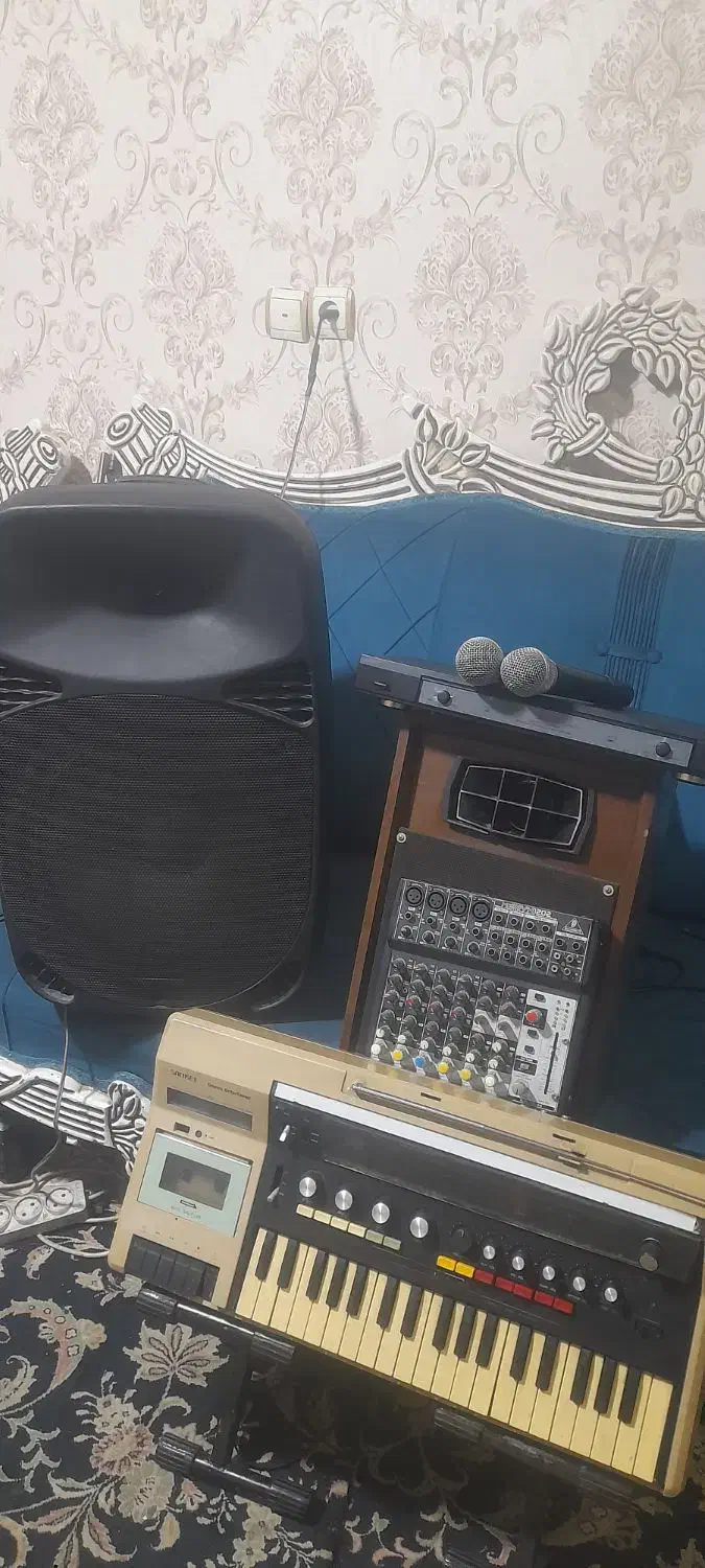 میکسر بهرینگر ۱۲۰۲ میکروفون بیسیم بانداکتیو|سیستم صوتی خانگی|اهواز, کوی صادقیه|دیوار