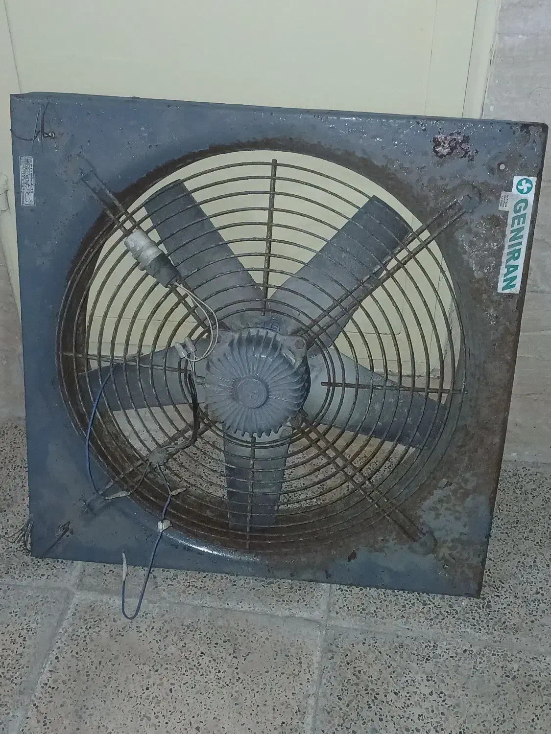 فن صنعتی geniran|پنکه و تصفیه‌کنندهٔ هوا|گرمدره, |دیوار