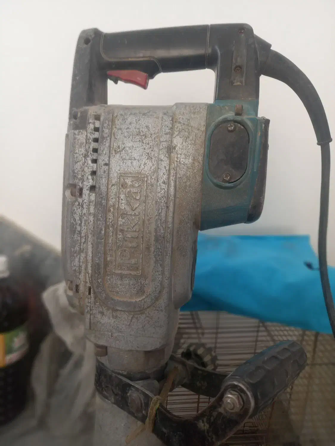 چکش برقی کم کار کرد کنار بوده سالم با ۳ ماه ظمانت|ابزارآلات|قم, انصار‌الحسین|دیوار