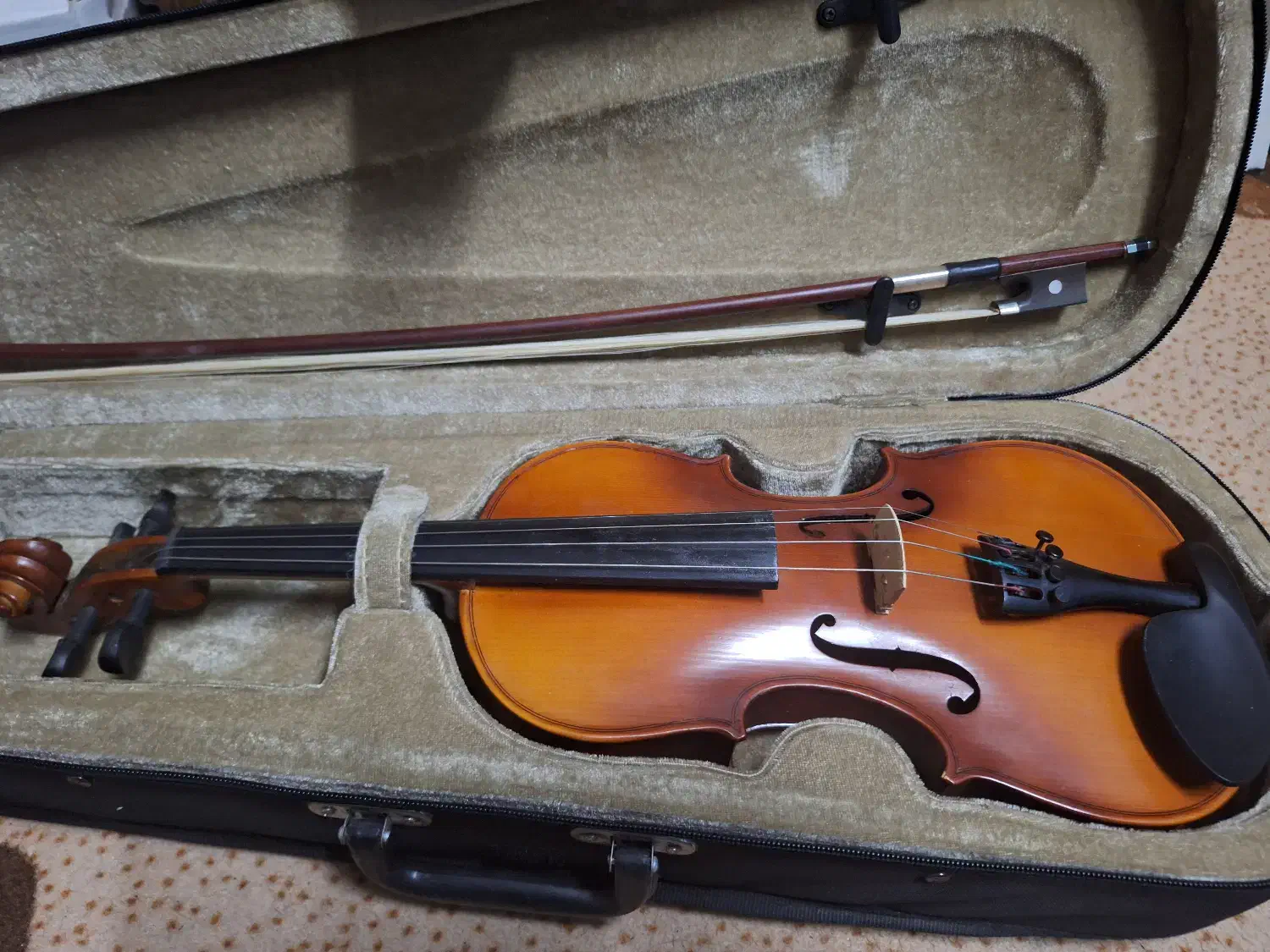 ویولون TF یک دوم|ویولن|لنجان, |دیوار