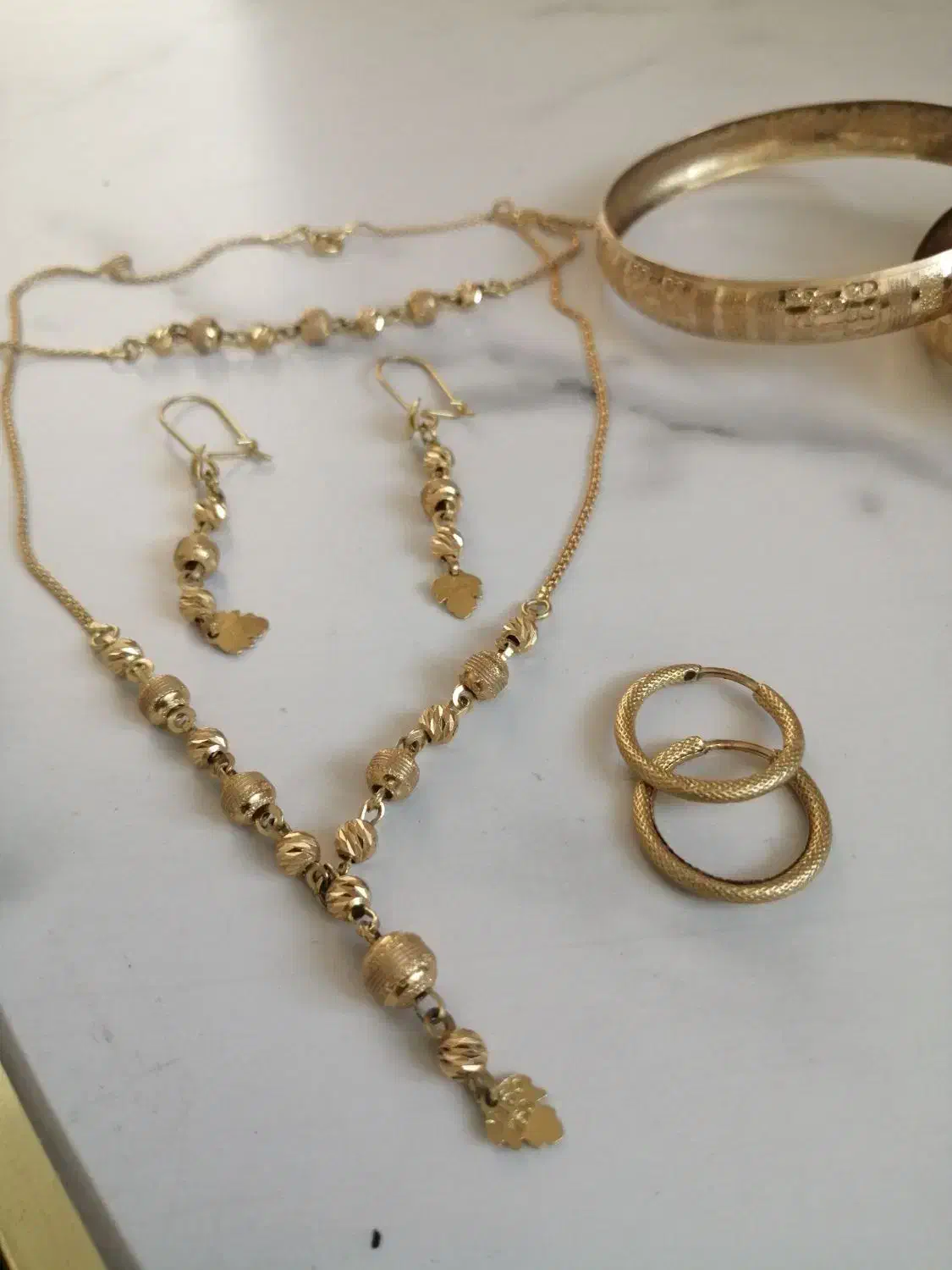 تعدادی طلا در حد نو نو|جواهرات|شیراز, احمدی جنوبی|دیوار