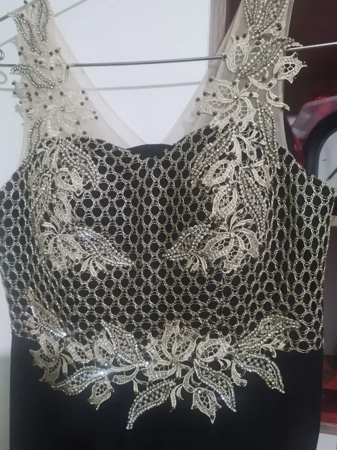 پیراهن بلند مجلسی|لباس|ساری, |دیوار