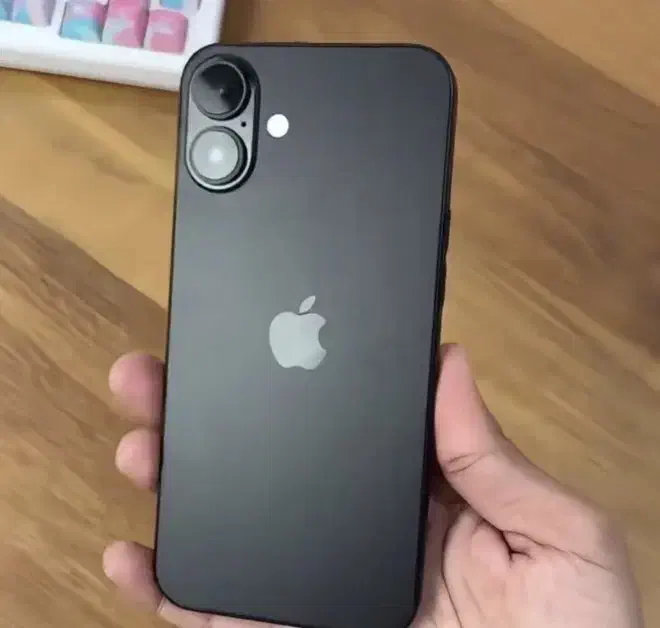 Iphone 16 مشکی|موبایل|خوی, |دیوار