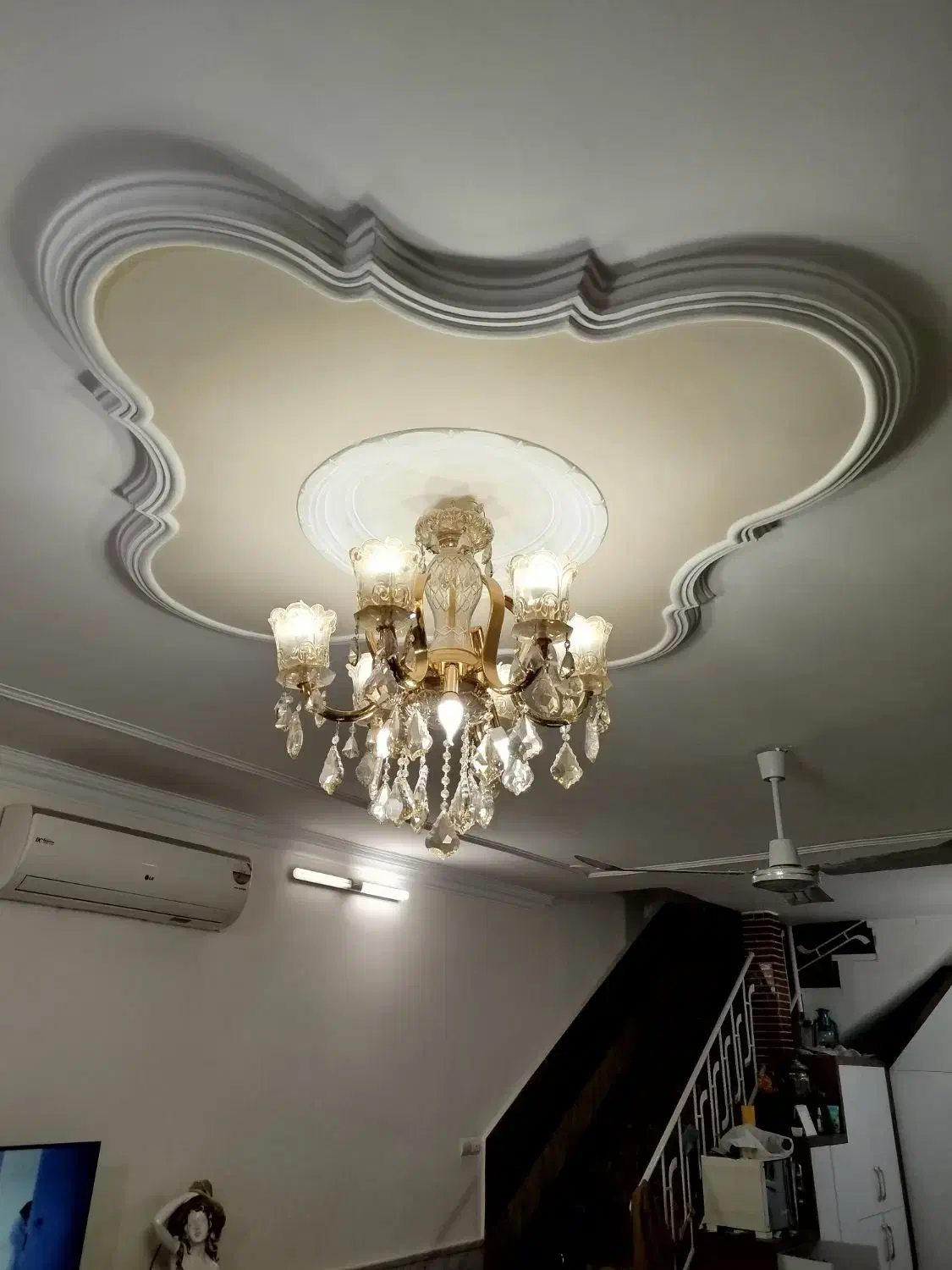 لوستر|لوستر و چراغ آویز|سبزوار, هویزه|دیوار