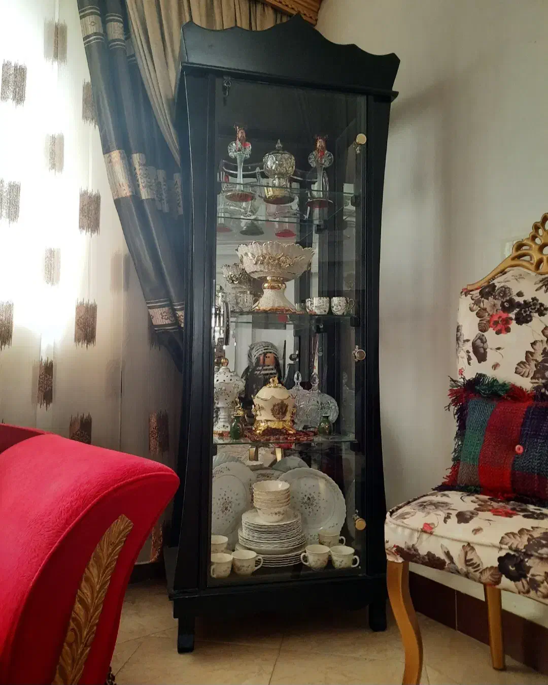 مبل ۷ نفره ۲تا صندلی زیبا و میز وسط و عسلی وآباژور|مبلمان خانگی و میز عسلی|خرم‌آباد, |دیوار