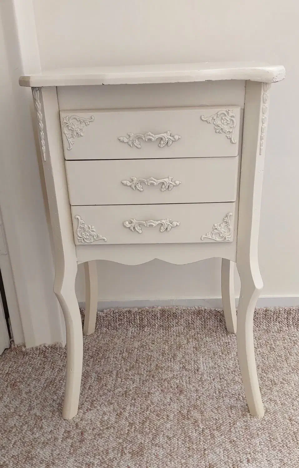 میز تلفن در حد نو و تمیز|مبلمان خانگی و میز عسلی|بروجرد, |دیوار