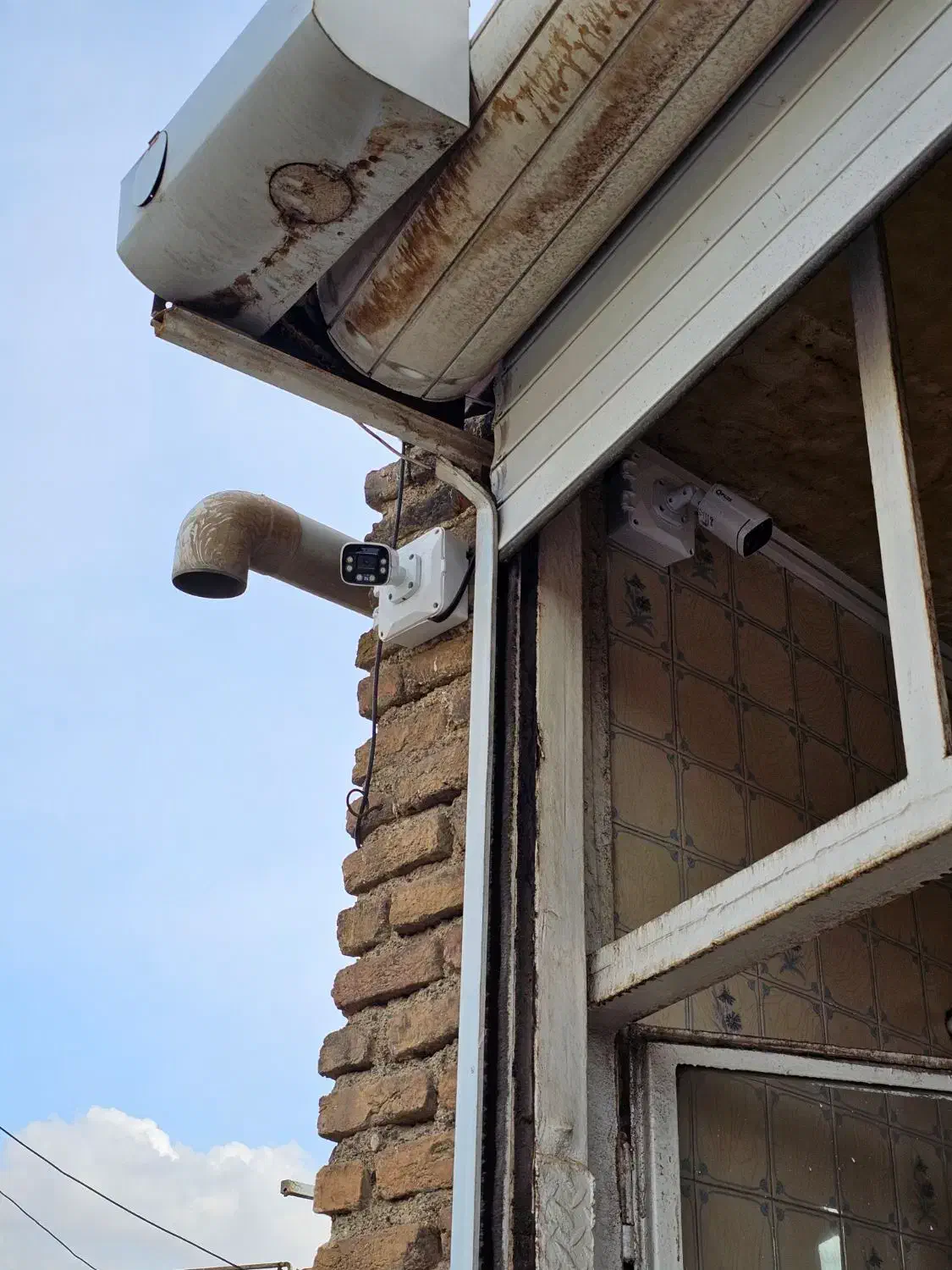 نصب دوربین مداربسته با قیمت مناسب + گارانتی|خدمات پیشه و مهارت|تبریز, |دیوار