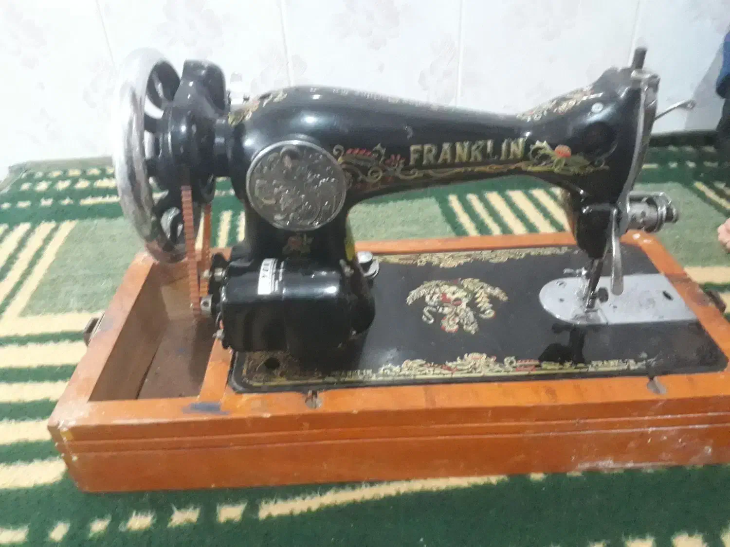 چرخ خیاطی تمیز سالم|چرخ خیاطی و ریسندگی|گنبد کاووس, |دیوار