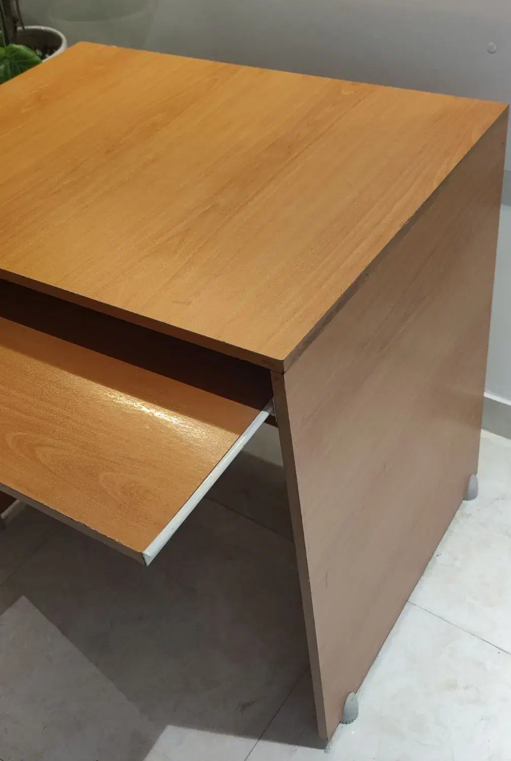 میز تحریر|میز تحریر و کامپیوتر|لاهیجان, مهرگان|دیوار