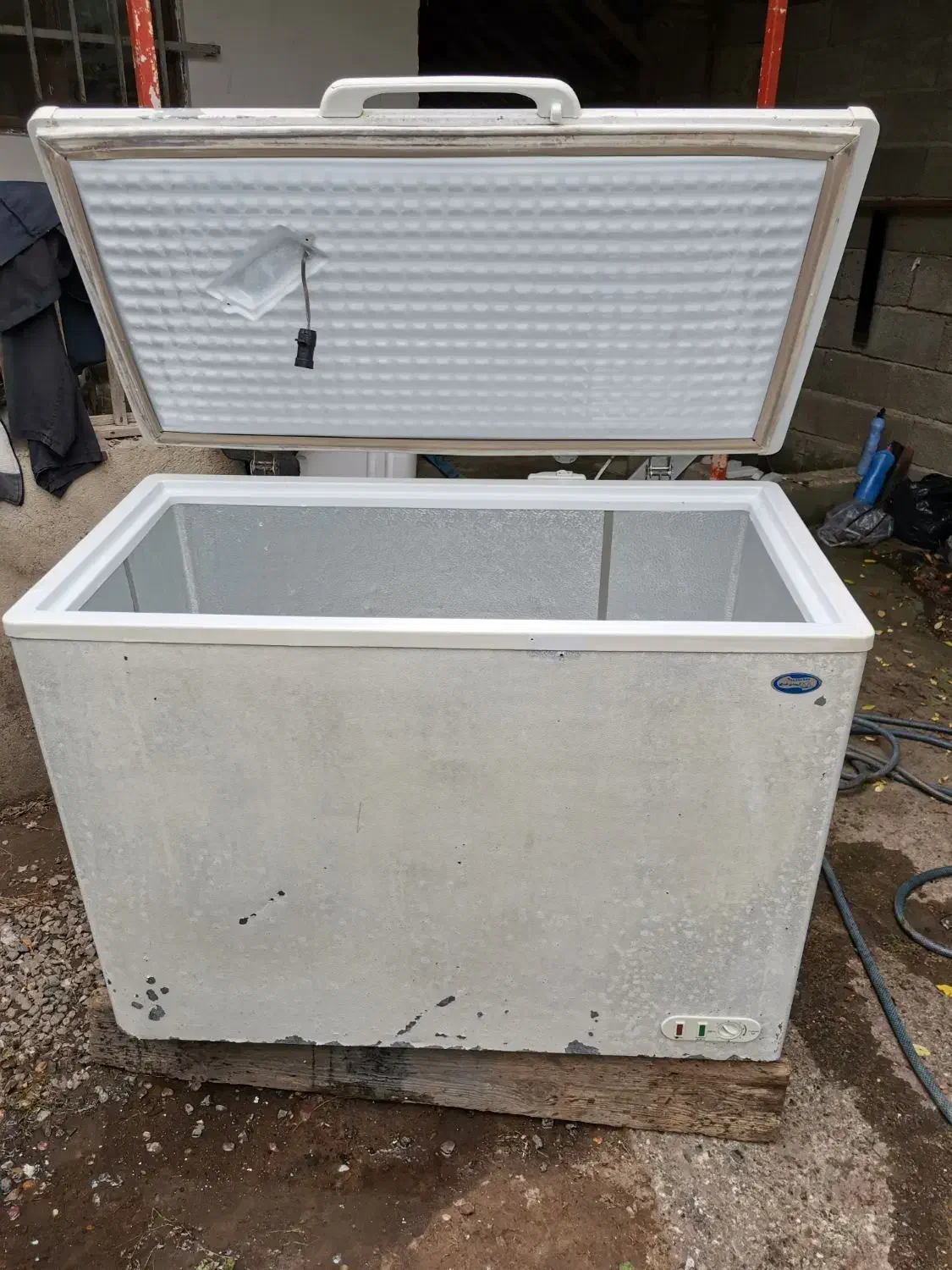 فریزر صندقی|یخچال و فریزر|رشت, سعدی (تختی)|دیوار