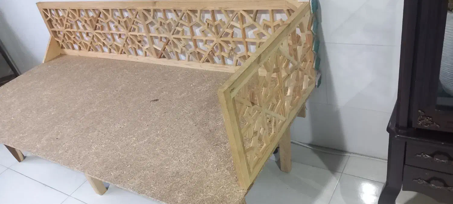 تخت شاه نشین|تخت و سرویس خواب|گلبهار, شهر جدید گلبهار|دیوار