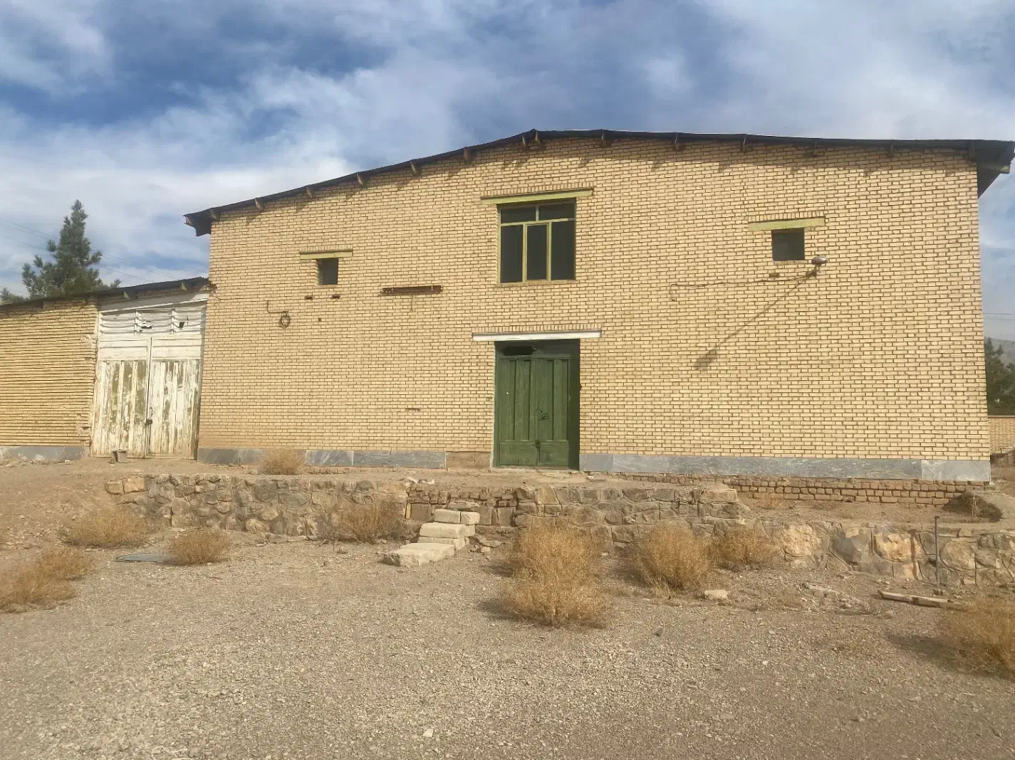 کارخانه در قطب صنعتی دهق|فروش زمین و ملک کلنگی|دهق, |دیوار