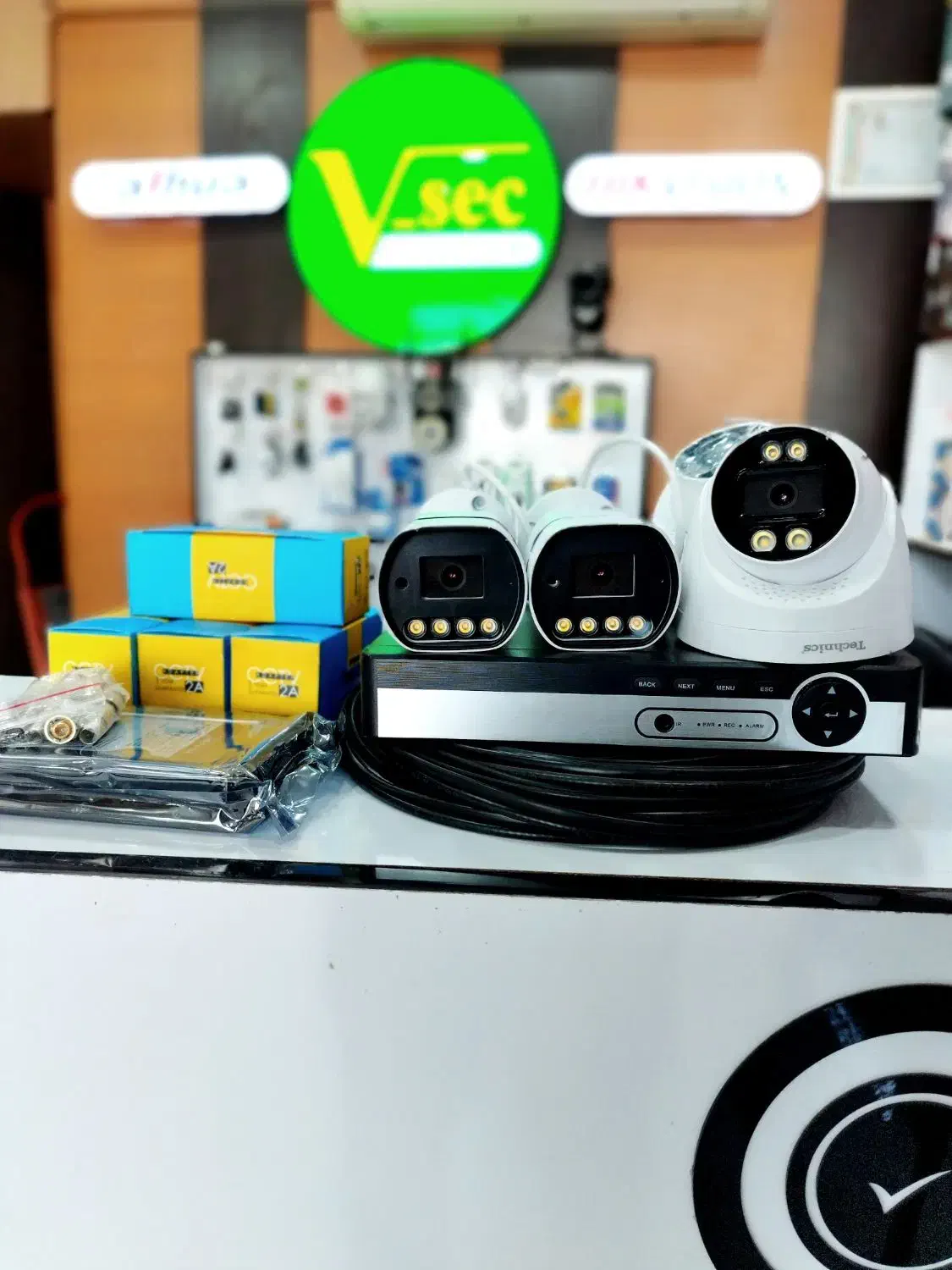 پکیج دوربین   چهار کانال دو و پنج مگاپیکسل|دوربین مداربسته|آمل, |دیوار