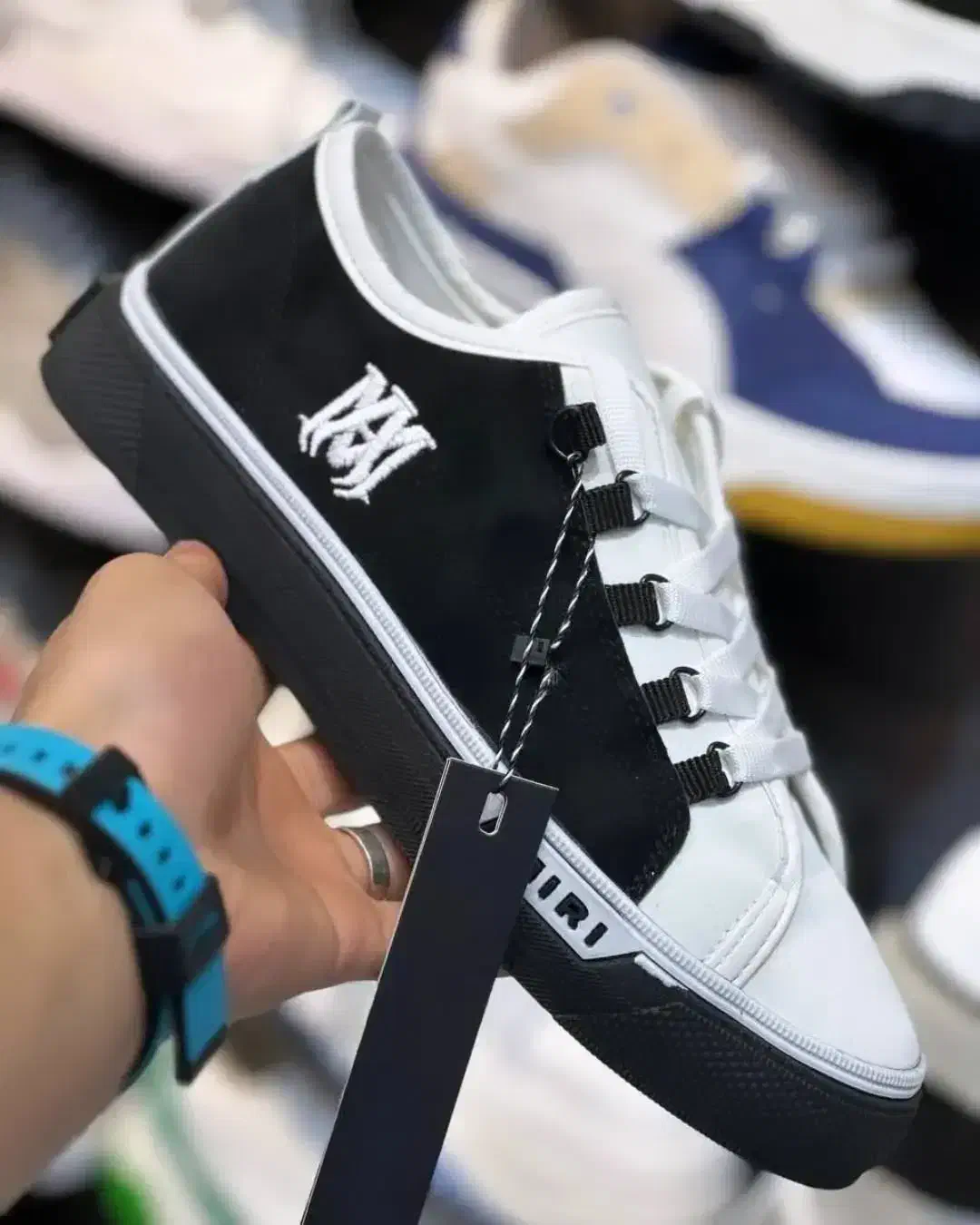 کفش پاندا|کیف، کفش، کمربند|شوشتر, |دیوار