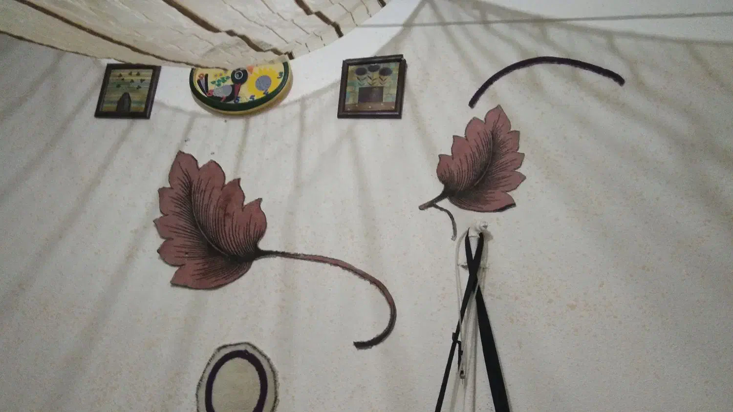 اتاق مبله|اجارهٔ کوتاهمدت آپارتمان و سوئیت|شیراز, لب آب|دیوار