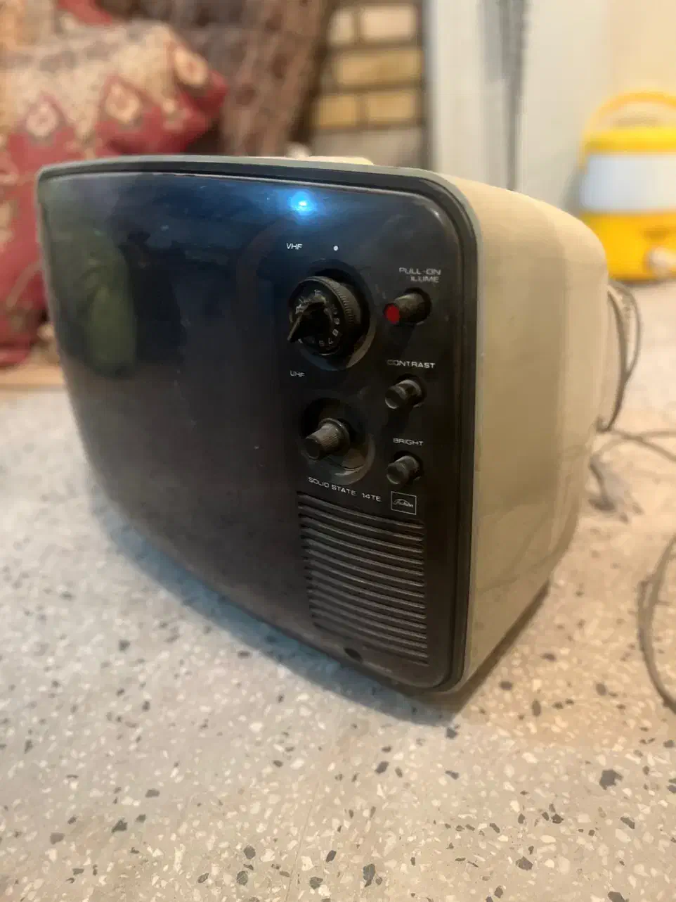 تلوزیون قدیمی|تلویزیون و پروژکتور|یزد, |دیوار